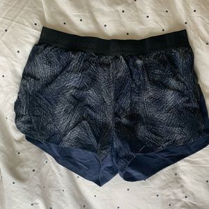 Outdoor voices run shorts size medium NWOT!